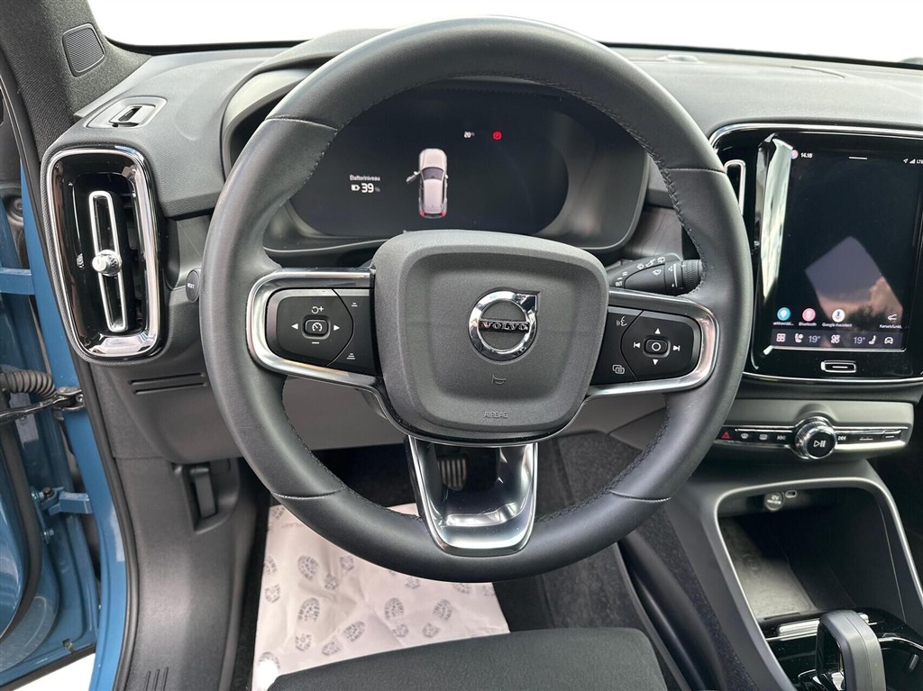 Volvo XC40 Recharge Extended Range Plus 252HK 5d Aut. - Image 11