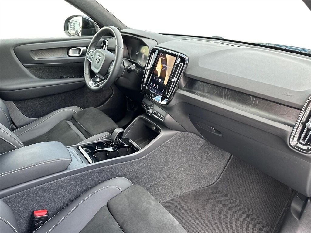 Volvo XC40 Recharge Extended Range Plus 252HK 5d Aut. - Image 5