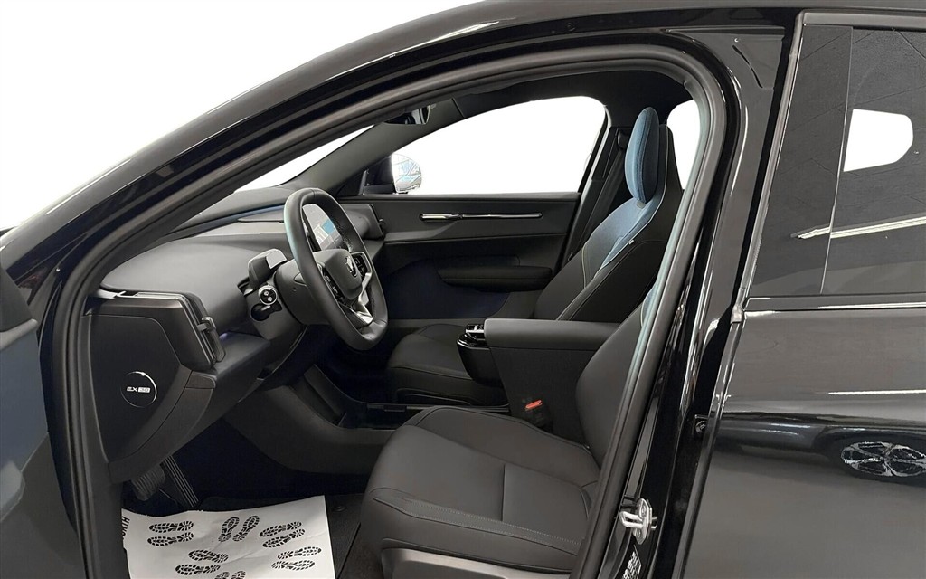 Volvo EX30 Cross Country P8 Twin Motor Performance Ultra AWD 428HK 5d Aut. - Image 9