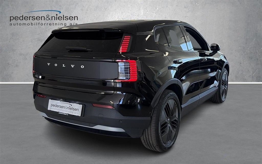 Volvo EX30 Cross Country P8 Twin Motor Performance Ultra AWD 428HK 5d Aut. - Image 5