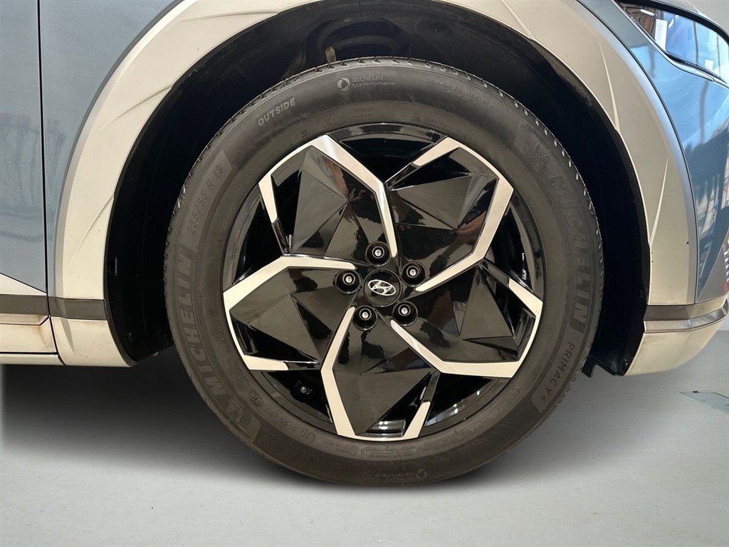 Hyundai Ioniq 5 Electric 72,6 kWh Techniq 218HK 5d Aut. - Image 8