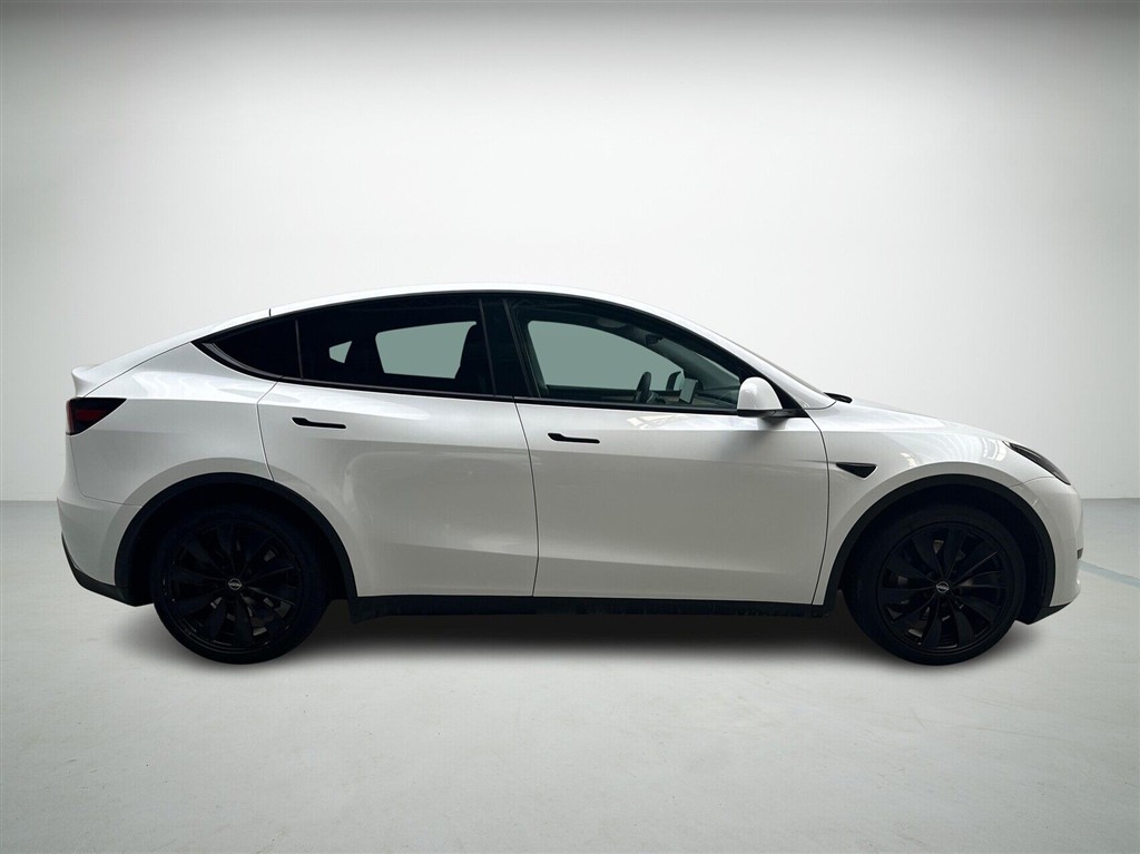 Tesla Model Y EL RWD 299HK 5d Aut. - Image 6