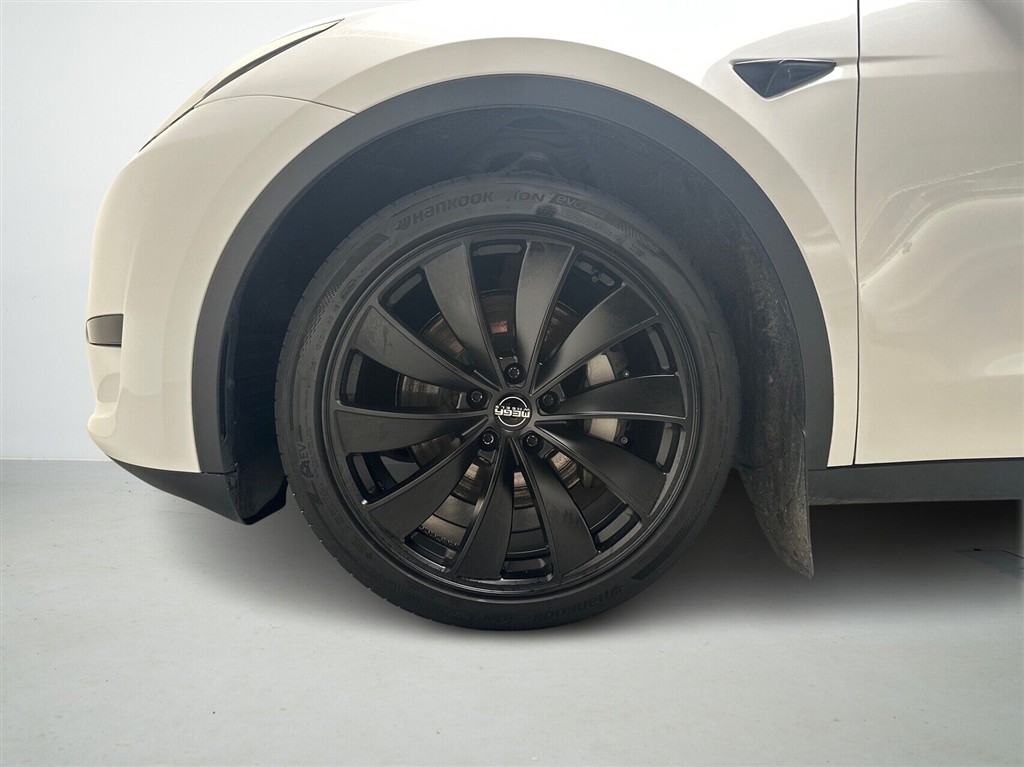 Tesla Model Y EL RWD 299HK 5d Aut. - Image 9