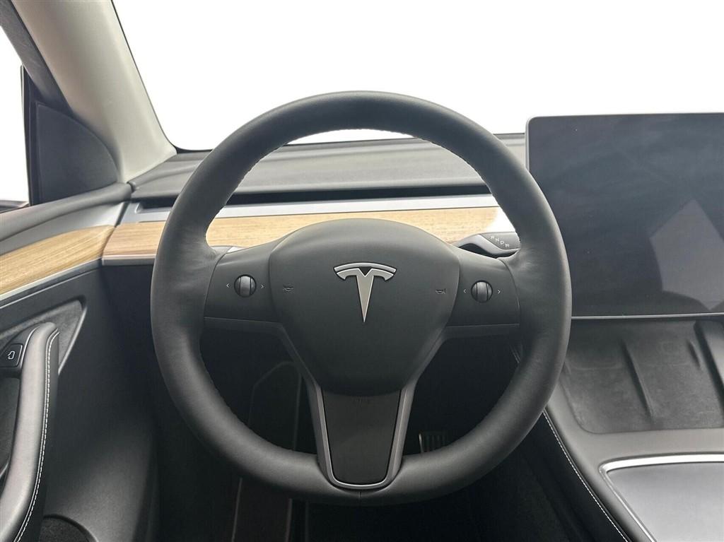Tesla Model Y EL RWD 299HK 5d Aut. - Image 10