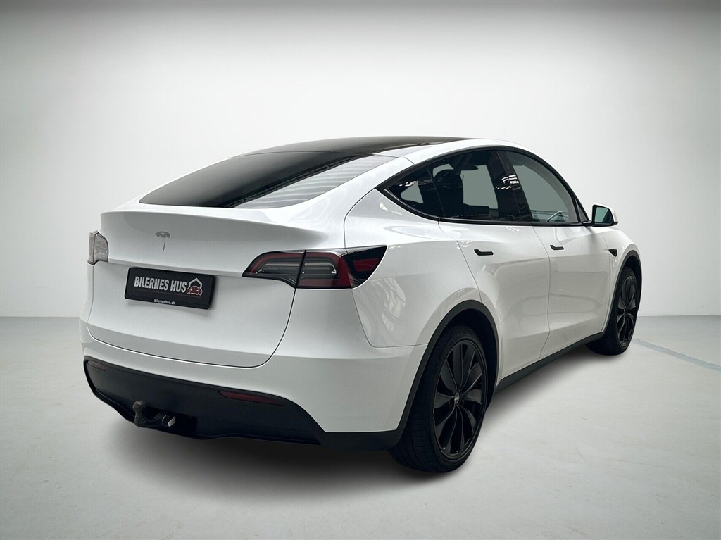 Tesla Model Y EL RWD 299HK 5d Aut. - Image 2