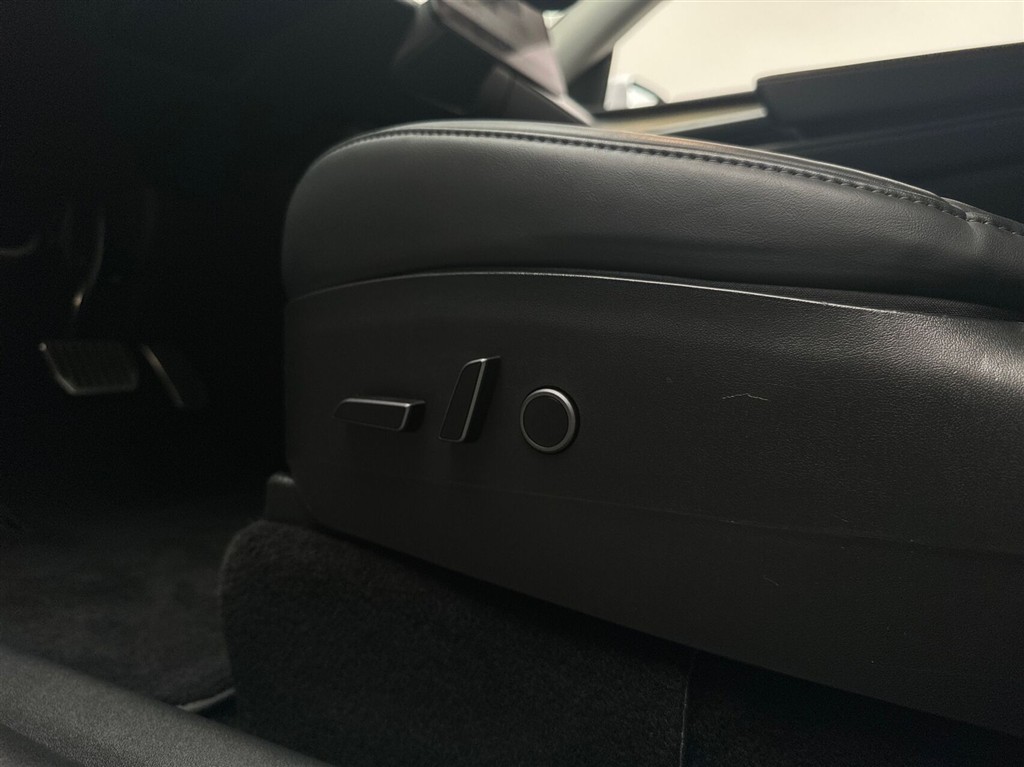 Tesla Model Y EL RWD 299HK 5d Aut. - Image 18