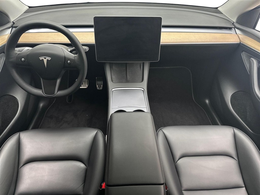 Tesla Model Y EL RWD 299HK 5d Aut. - Image 5
