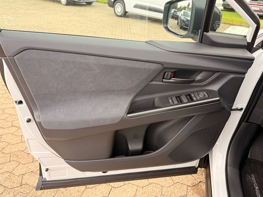 Toyota C-HR+ EL Active 224HK 5d Aut. - Image 10
