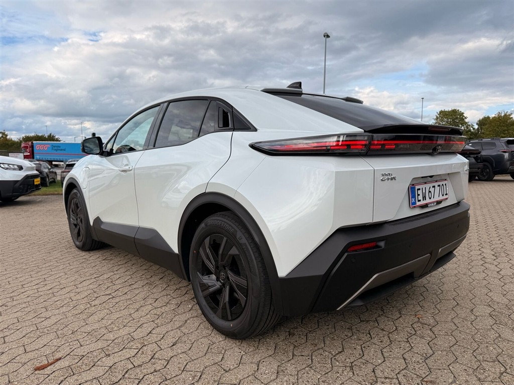 Toyota C-HR+ EL Active 224HK 5d Aut. - Image 5