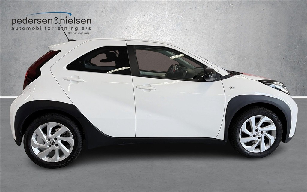 Toyota Aygo X 1,0 VVT-I Active 72HK 5d - Image 6