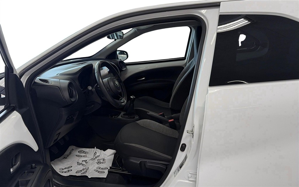 Toyota Aygo X 1,0 VVT-I Active 72HK 5d - Image 9