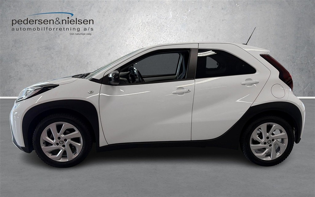 Toyota Aygo X 1,0 VVT-I Active 72HK 5d - Image 2
