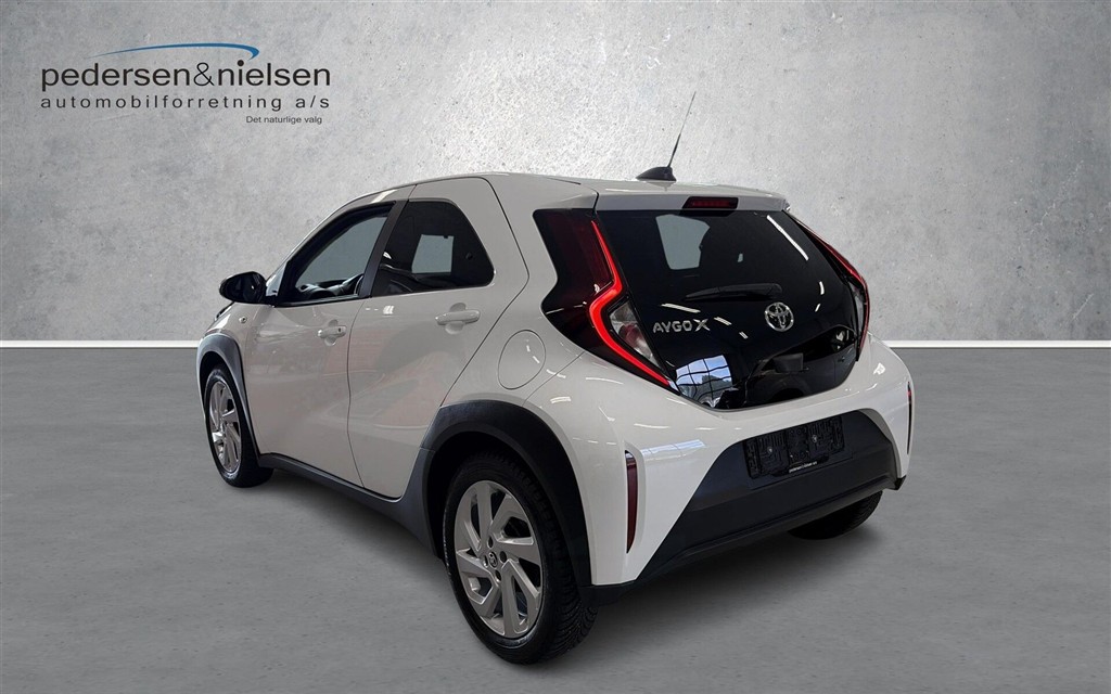 Toyota Aygo X 1,0 VVT-I Active 72HK 5d - Image 3