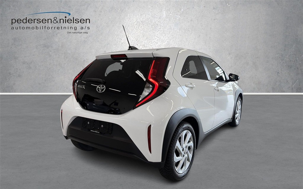 Toyota Aygo X 1,0 VVT-I Active 72HK 5d - Image 5