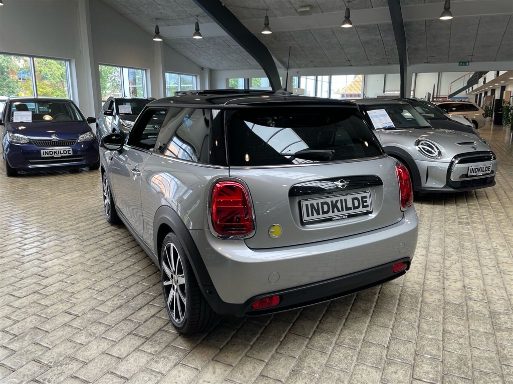 Mini Cooper SE EL Mini Yours 184HK 3d Aut. - Image 3