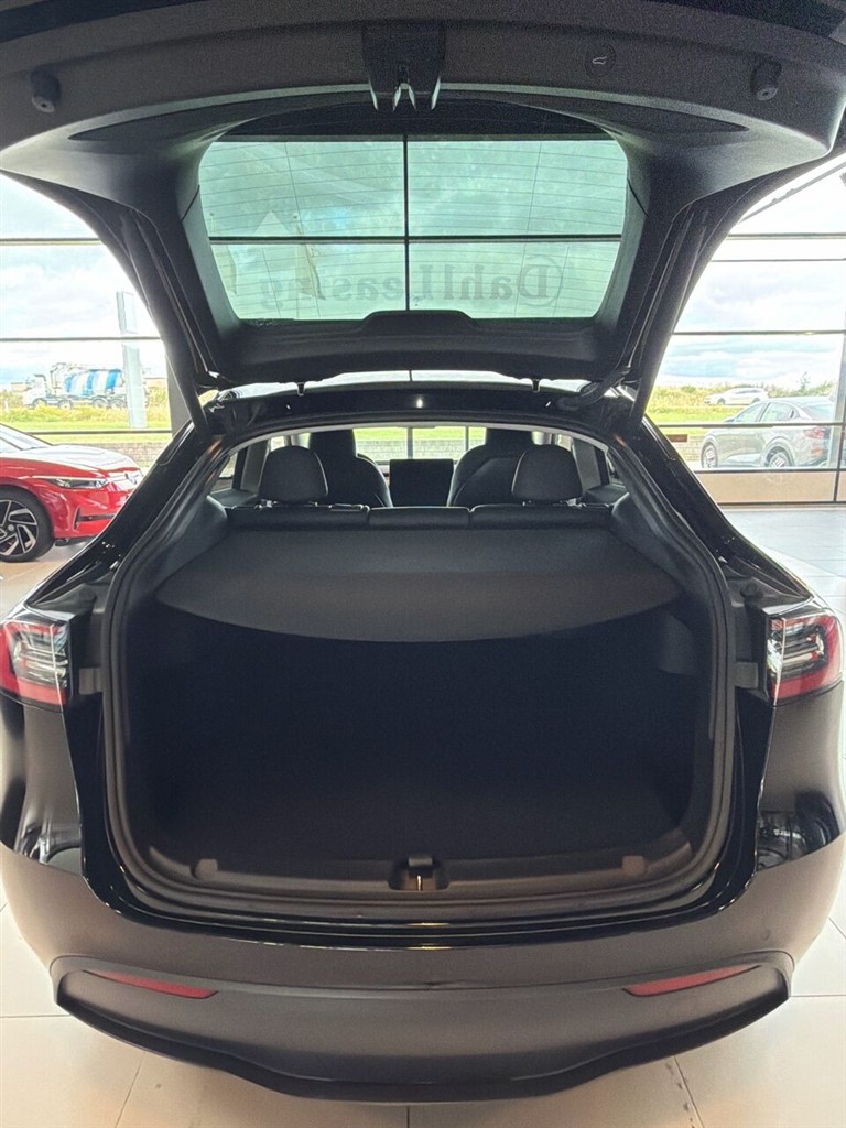 Tesla Model Y EL Long Range AWD 514HK 5d Aut. - Image 10