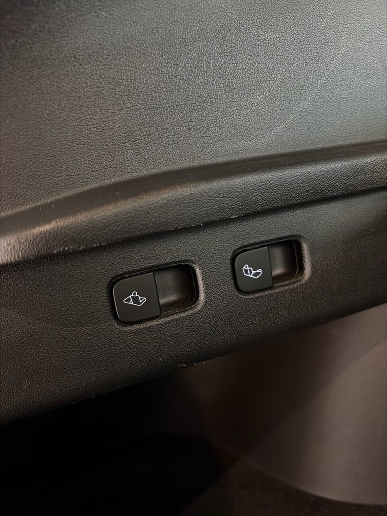Tesla Model Y EL Long Range AWD 514HK 5d Aut. - Image 12
