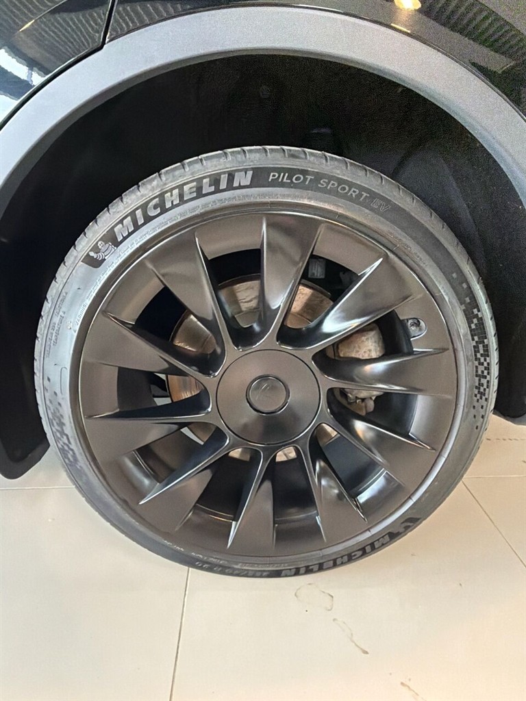 Tesla Model Y EL Long Range AWD 514HK 5d Aut. - Image 13