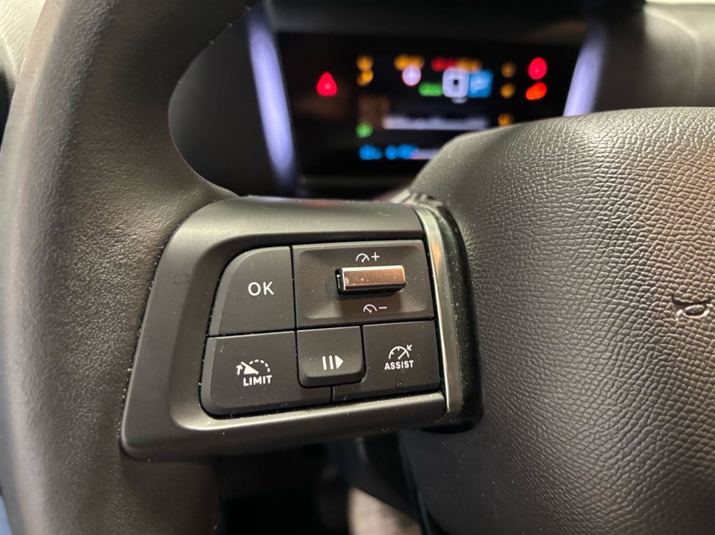 Citroën e-C4 X EL E-SERIES 156HK 5d Aut. - Image 8
