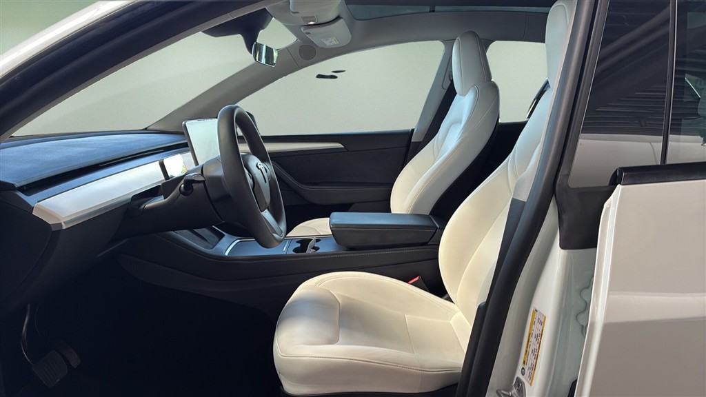 Tesla Model Y EL Long Range AWD 514HK 5d Aut. - Image 7