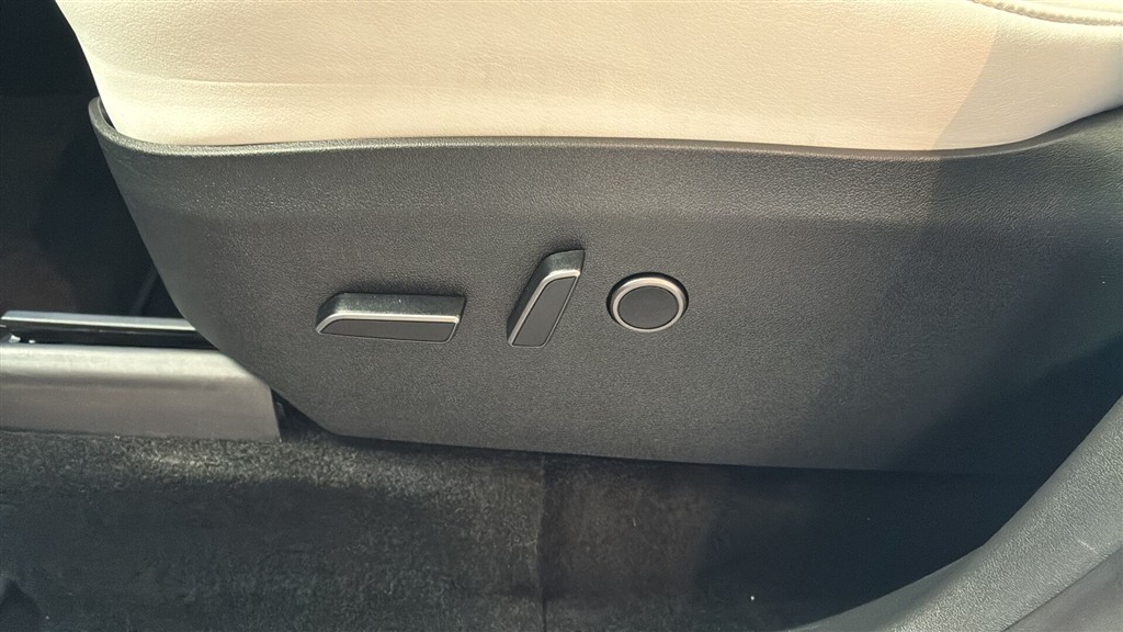 Tesla Model Y EL Long Range AWD 514HK 5d Aut. - Image 8