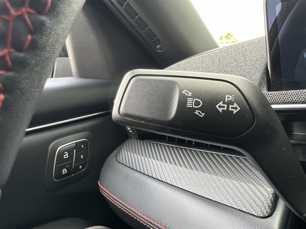 Ford Mustang Mach-E 91 kWh Extended Range AWD Premium 351HK 5d Aut. - Image 16