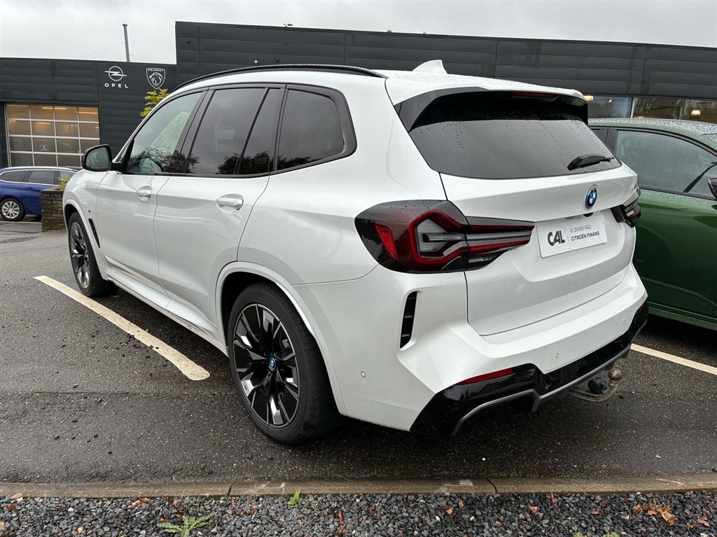 BMW iX3 EL Charged Plus 286HK 5d Aut. - Image 3