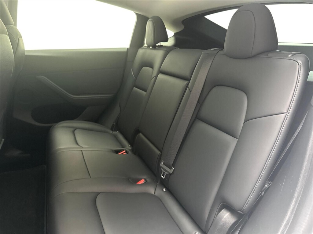 Tesla Model Y EL RWD 299HK 5d Aut. - Image 12