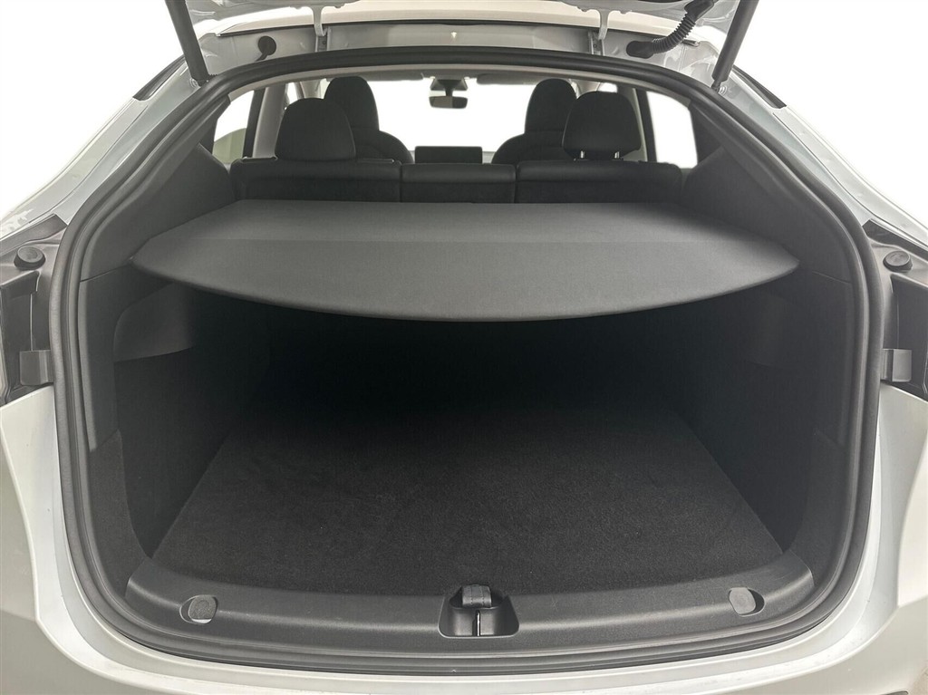 Tesla Model Y EL RWD 299HK 5d Aut. - Image 13