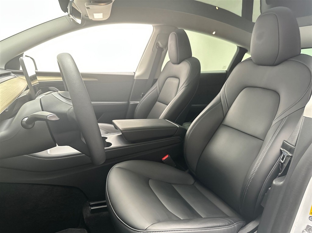 Tesla Model Y EL RWD 299HK 5d Aut. - Image 15