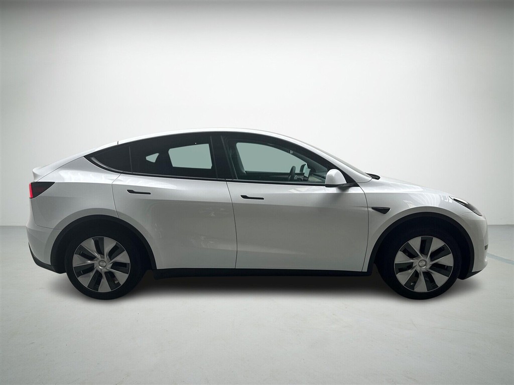 Tesla Model Y EL RWD 299HK 5d Aut. - Image 5