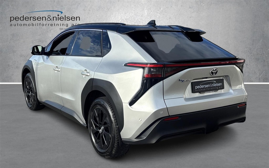 Toyota bZ4X EL Executive Premium 204HK 5d Aut. - Image 3