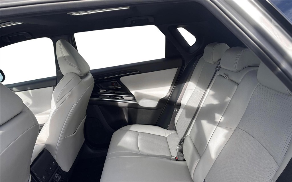 Toyota bZ4X EL Executive Premium 204HK 5d Aut. - Image 10