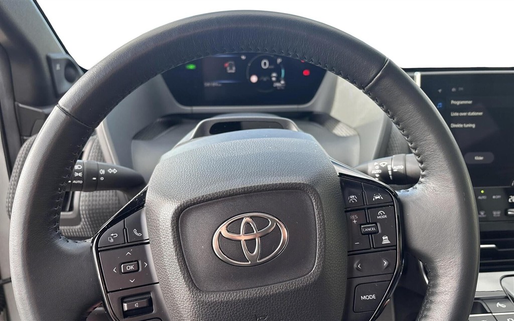 Toyota bZ4X EL Executive Premium 204HK 5d Aut. - Image 12