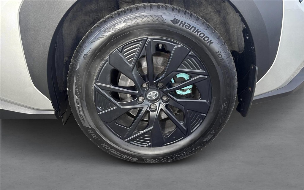 Toyota bZ4X EL Executive Premium 204HK 5d Aut. - Image 16