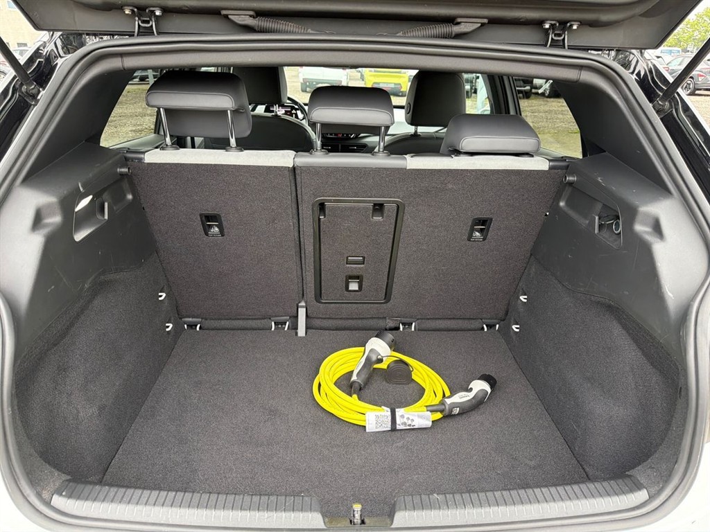 VW ID.3 EL Pro Performance 204HK 5d Aut. - Image 13