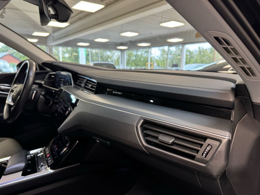Audi E-tron 50 S Line Prestige Quattro 313HK 5d Aut. - Image 9