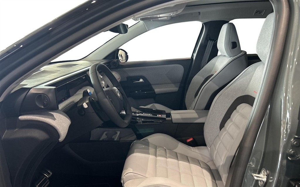 Citroën Citroen ë-C5A 73 kWh 210 VTR Sport - Image 9