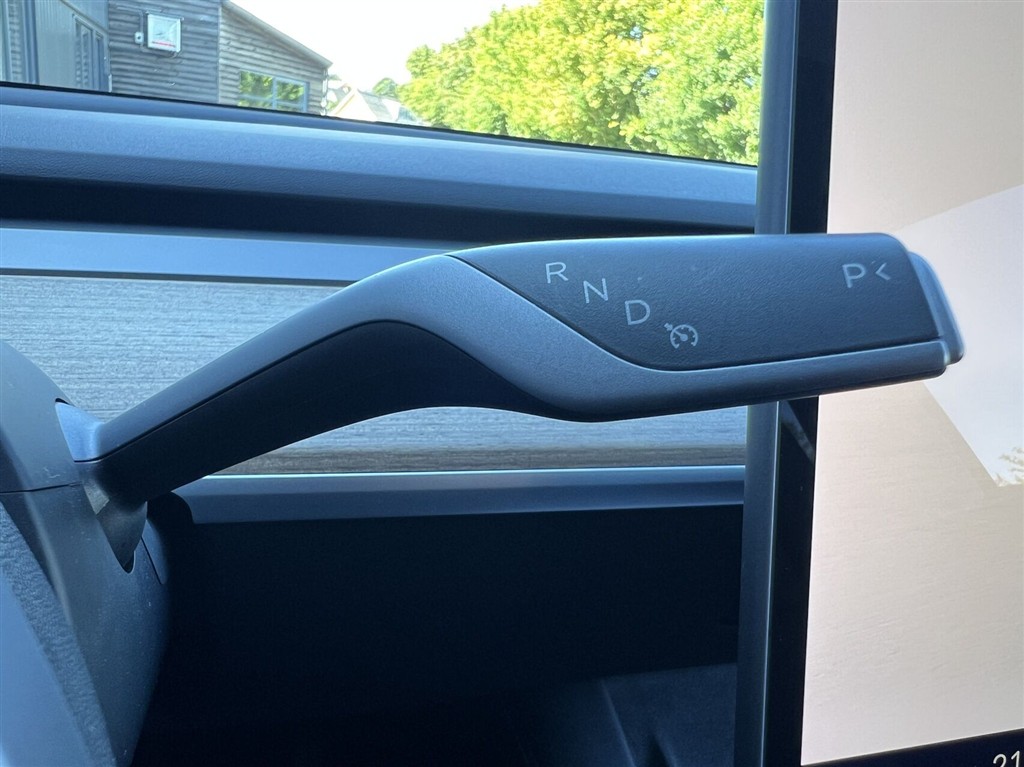 Tesla Model Y 75 kWh LR AWD 514HK 5d Aut. - Image 17