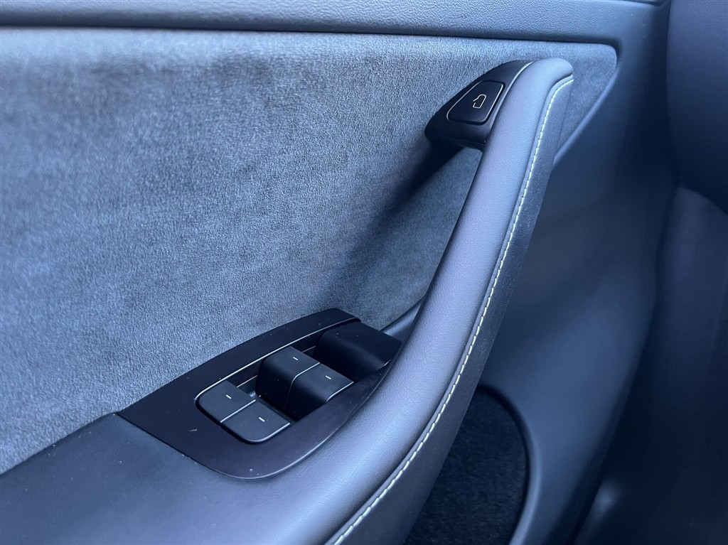 Tesla Model Y 75 kWh LR AWD 514HK 5d Aut. - Image 20