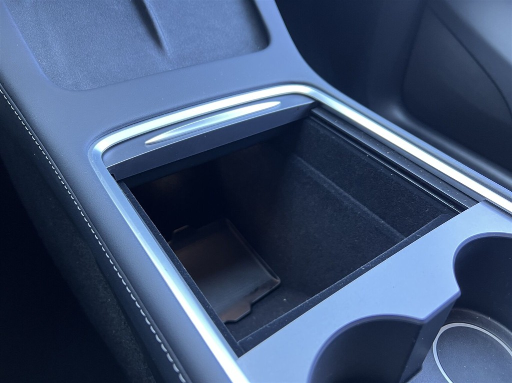 Tesla Model Y 75 kWh LR AWD 514HK 5d Aut. - Image 21