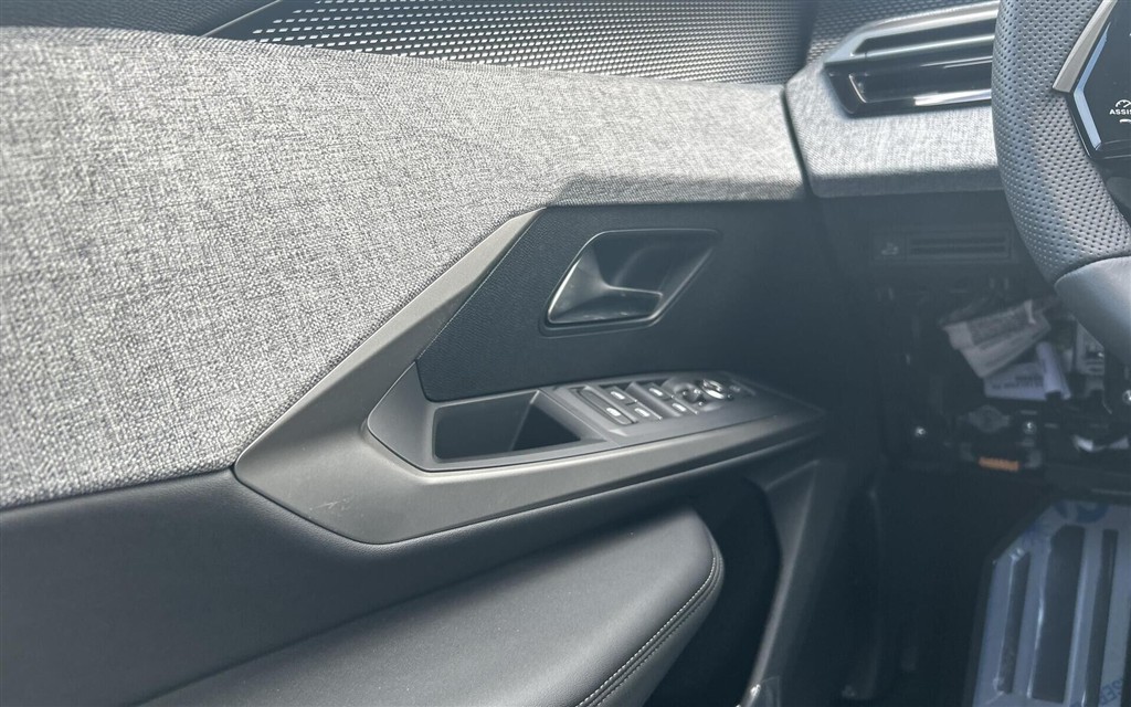 Peugeot e-3008 EL GT 210HK 5d Aut. - Image 15