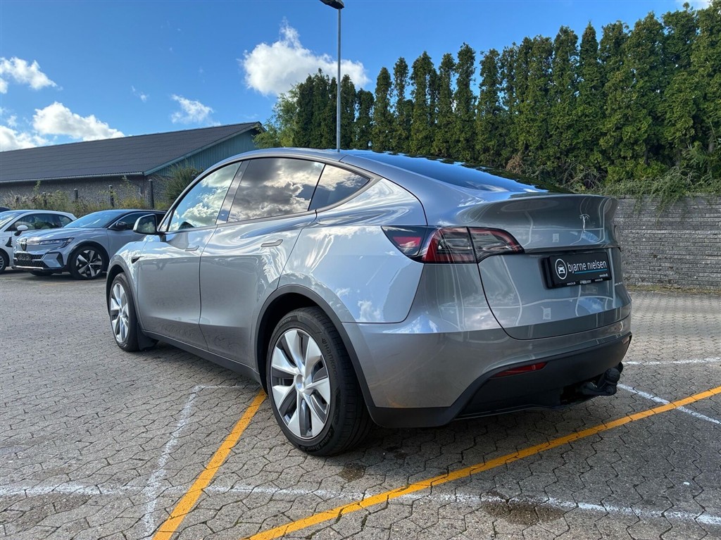 Tesla Model Y EL Long Range AWD 514HK 5d Aut. - Image 2