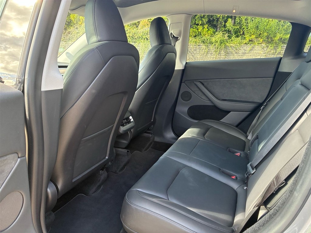 Tesla Model Y EL Long Range AWD 514HK 5d Aut. - Image 5