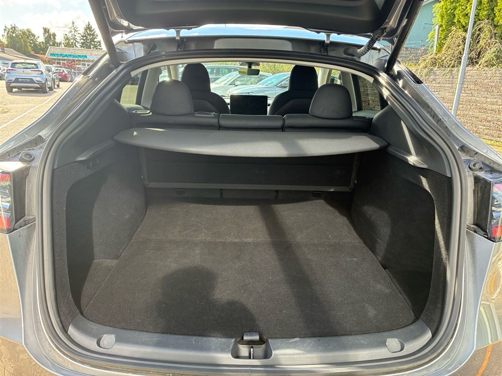 Tesla Model Y EL Long Range AWD 514HK 5d Aut. - Image 7