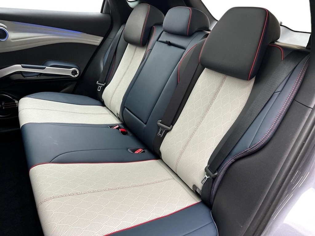 BYD Atto 3 EL Design 204HK 5d Aut. - Image 12