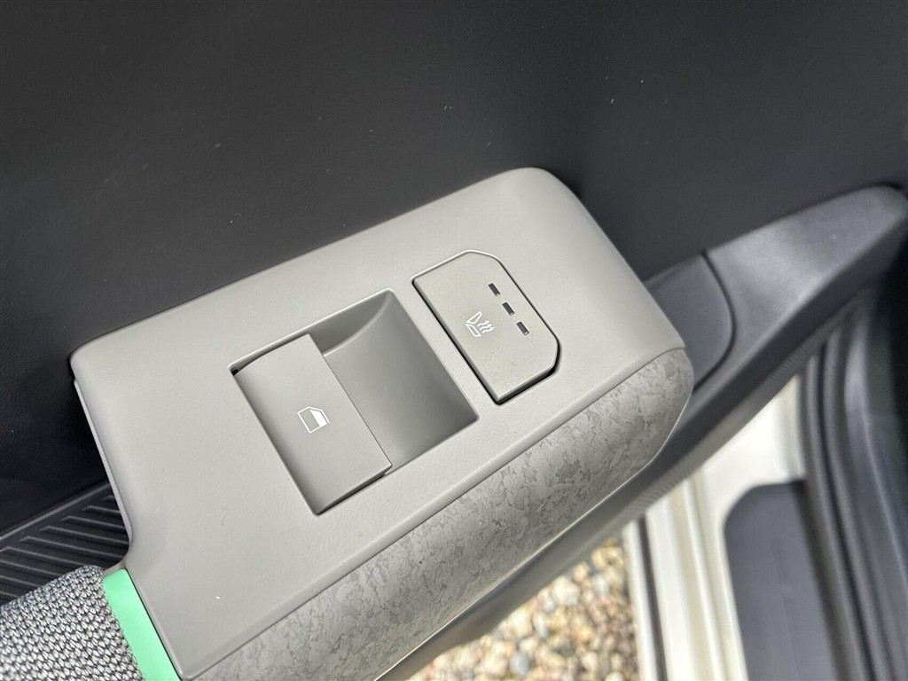 Kia EV4 Long Range Earth 204HK 5d Aut. - Image 16