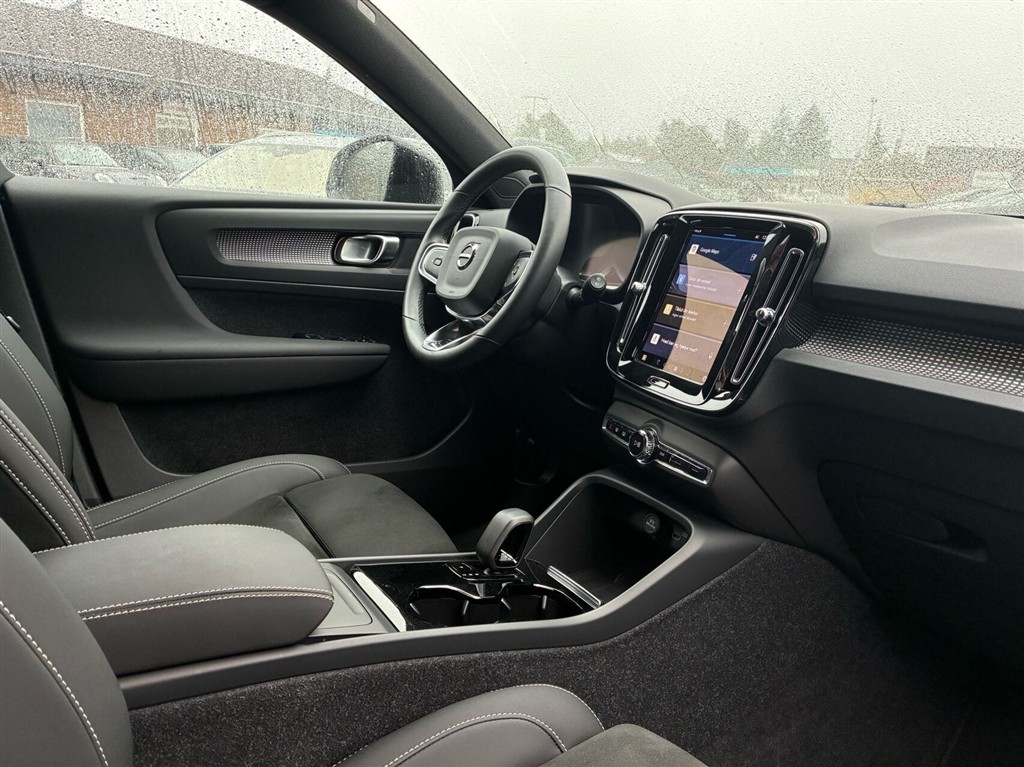 Volvo XC40 P6 Recharge Plus 231HK 5d Aut. - Image 3