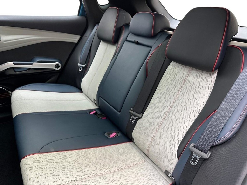 BYD Atto 3 EL Design 204HK 5d Aut. - Image 12