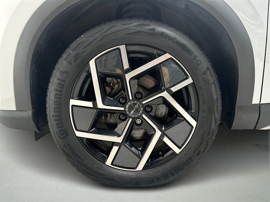 BYD Atto 3 EL Design 204HK 5d Aut. - Image 9